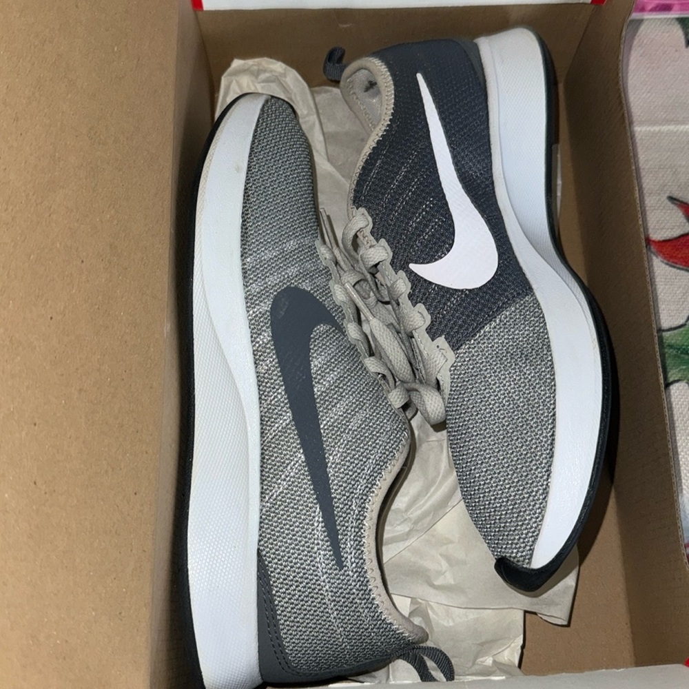 Women’s Nike DualTone Racer Sneaker Size 9
